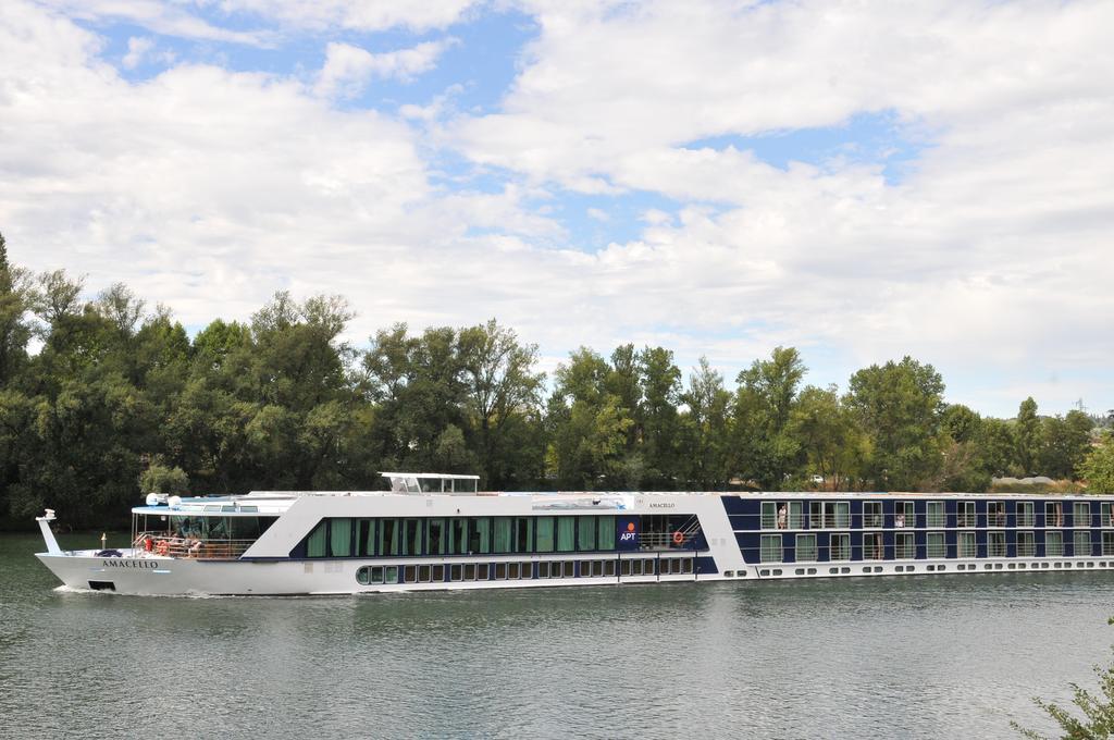ホテルO2 Saone Reyrieux エクステリア 写真