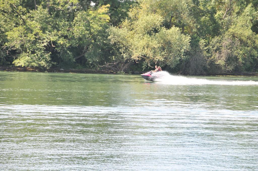 ホテルO2 Saone Reyrieux エクステリア 写真